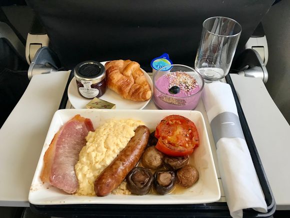 Band 2 / LHR-BCN / October 2018