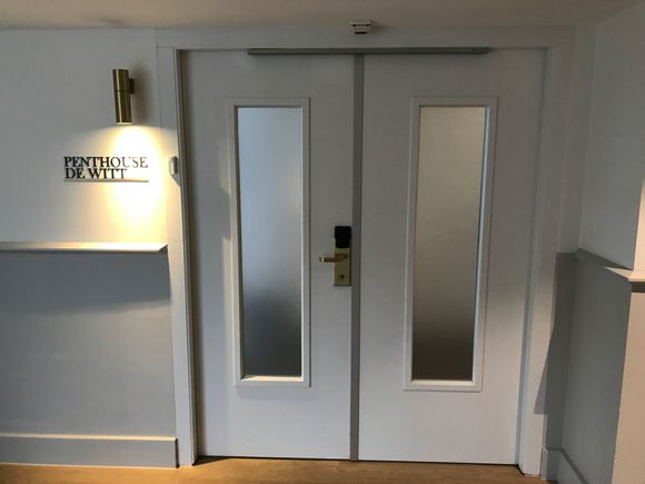 Doors on 6th floor to suite 