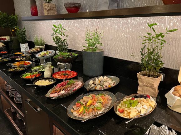 Executive lounge evening offerings 