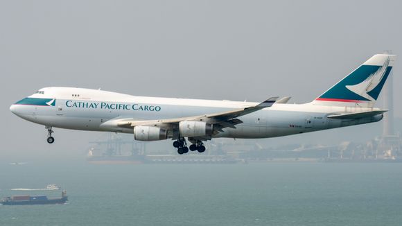 Cathay Pacific Cargo / B-HUP / 747-400ERF / HKG