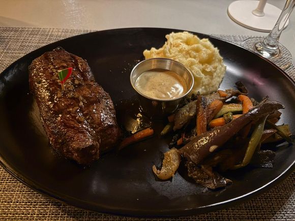 Ostrich steak at De Vagebond in Swellendam. Best meal of the trip.