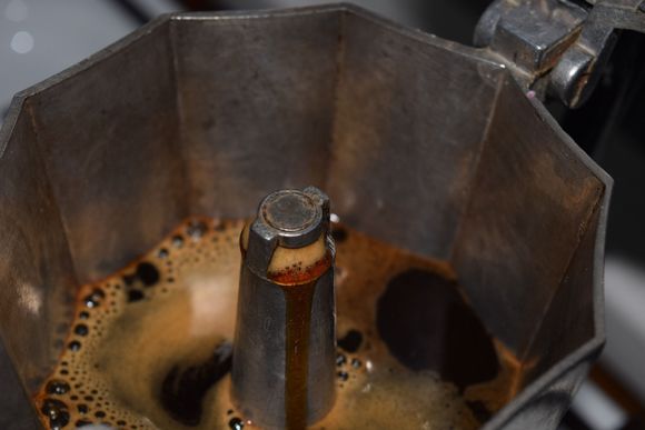 Home Espresso Machines Review Buying Guide http://www.homekitchenaid.com/best-home-espresso-machines/