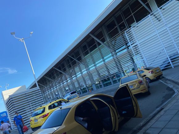 Clean airport 