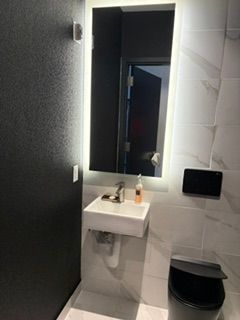 1/2 Bath