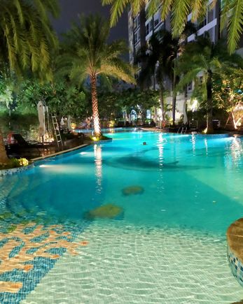 One of the many swimming pools in the Vinhomes estate