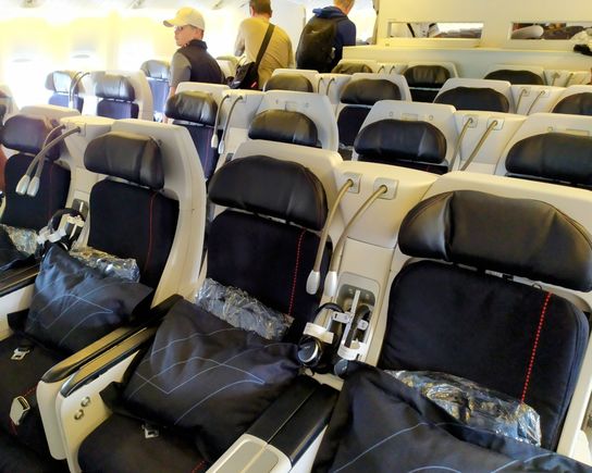 A general look at the Air France Premium Economy cabin reveals no aspect of its incredibly uncomfortable nature 