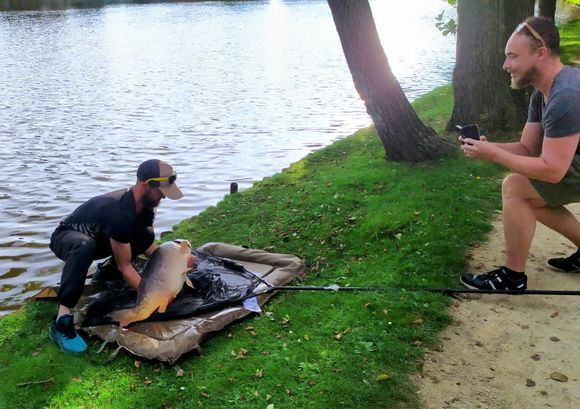 This caught a huge fish while I was there at the lake 