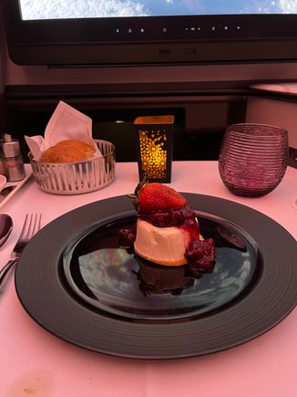 Panacota is the most underwhelming desert and this was not different. No other choice, only fruits. 