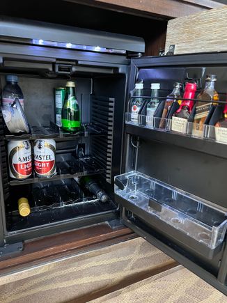 "Filled" minibar