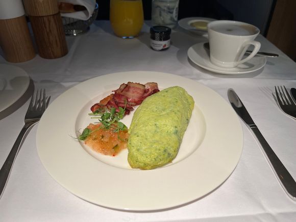 Breakfast, Omlette with Spinach & Cheese, with Bacon