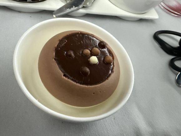 "mousse" was a bit gelatinous but the ganache with crispy pearls was pleasant.