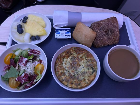 Typical of the breakfast quiche served on QF in Y (except that is in a cardboard box). It really needed an onion jam - or something - to lift it. 