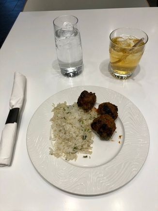 I requested the Korean meatballs and jasmine steamed rice.  It was just ok as the meatballs were very dry and had hardly any flavor. 