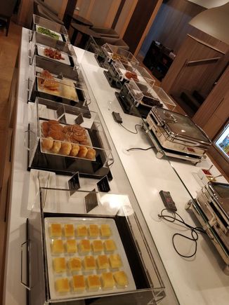 JL lounge buffet