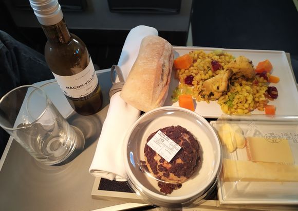 Inflight catering Seville to Paris in business class 