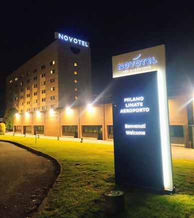 Approaching the Novotel Milan Linate Airport on foot