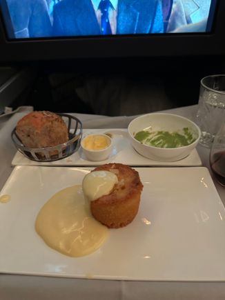 The Cherry & Almond pudding was lovely (not quite a perfect as the second service), but a lovely end to the meal and after a glass of port I managed to grab some sleep.