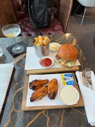 JFK Clubhouse chicken wings, chicken burger