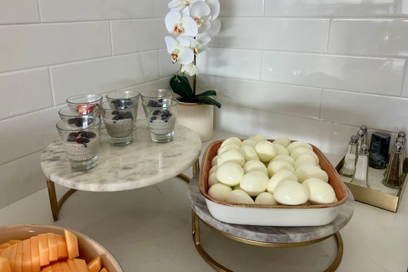 The breakfast offering in the Club Lounge.