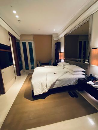 Heritage twin room at Capitol Kempinski