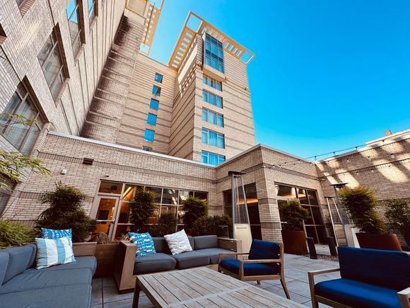 Outdoor lounge