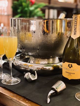 Prosecco bar