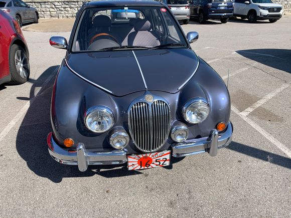RHD, not sold in US and old enough to import from Japan without safety mods. 