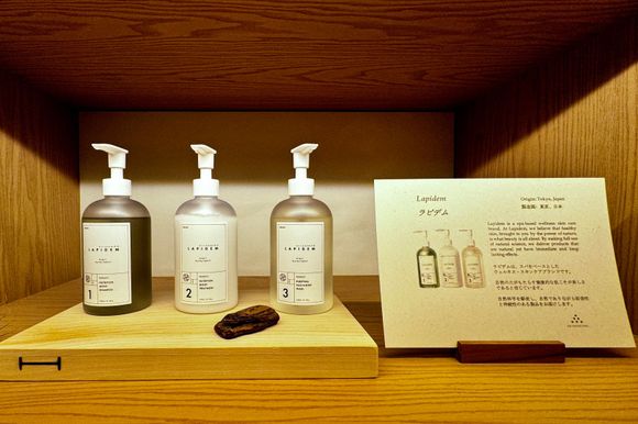 Toiletries (Same item to in-room amenities)