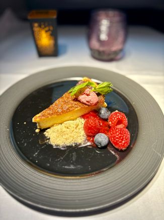 Basque burnt cheesecake - 7/10 pretty standard