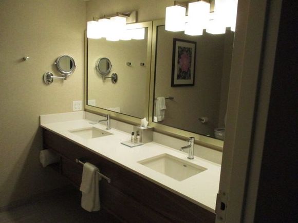 Bathroom vanity
