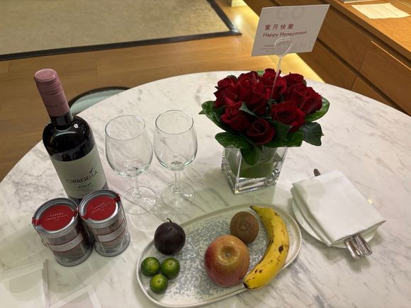 Welcome gift. The standard welcome gift is sans flowers. We received the gift twice since we had two separate stays. 