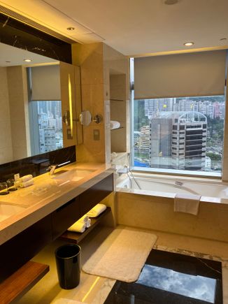 Executive suite bathroom 