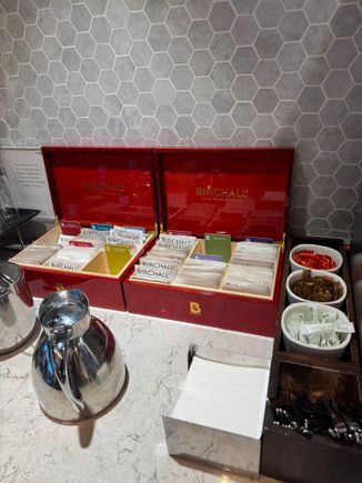 LGW Flounge got red boxes.  I thought they looked quite smart but I didn’t sample any. 