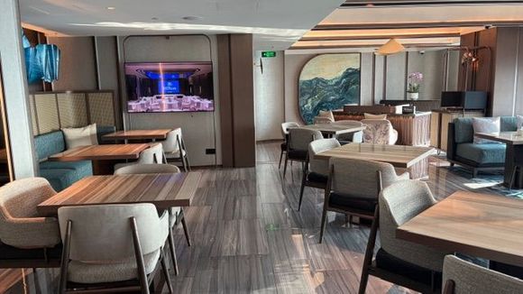 Executive Lounge, 34th floor