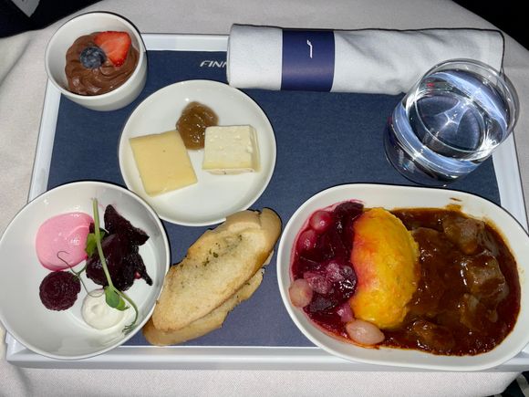 AY J meal DXB-HEL