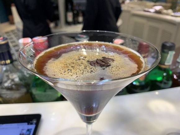 Espresso martini, tasted OK, but where's the froth?