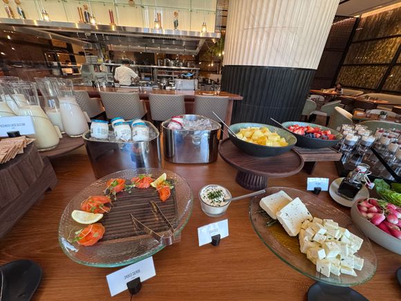 Breakfast buffet 