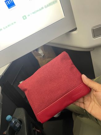 Did get an amenity kit on this sector. 