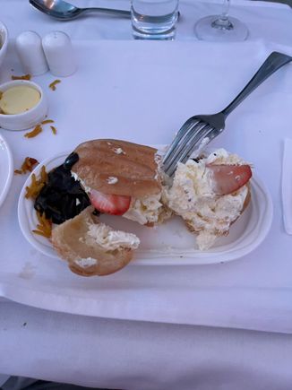 Eclair was rather tasteless. 