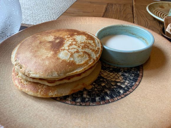I ordered them plain with lemon ricotta sauce.