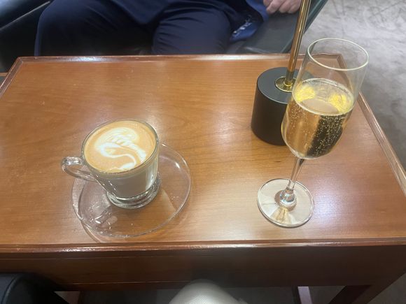 Cathay Pacific best lounge in Bangkok when travelling in economy/plus. (Light ticket, upgraded with points, status platinum)
