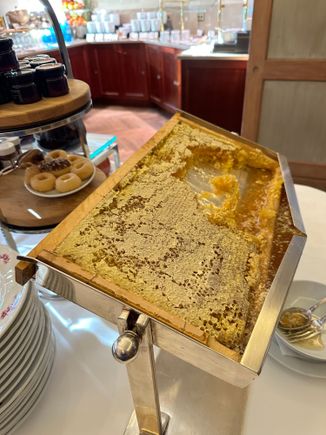Fresh honey 