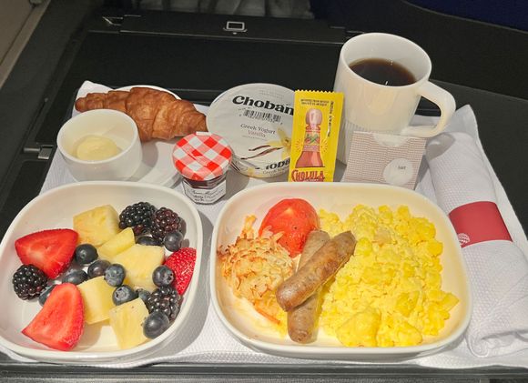 Pre-arrival breakfast was also served in one tray