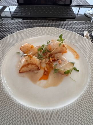 Scallops…pretty tasteless 