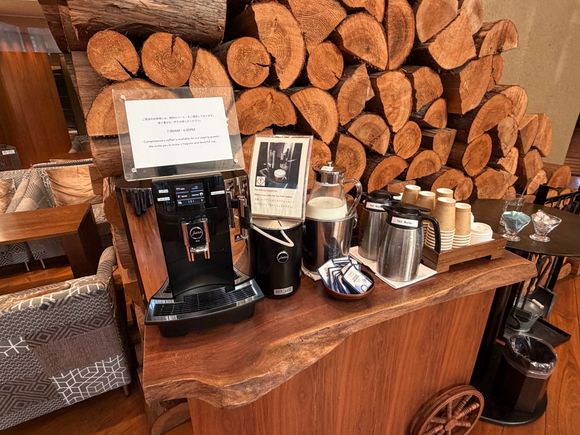 Coffee service from 7am to 4pm