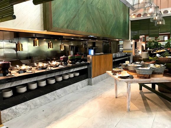 Omlette station and a small fraction of the total food available at the buffet