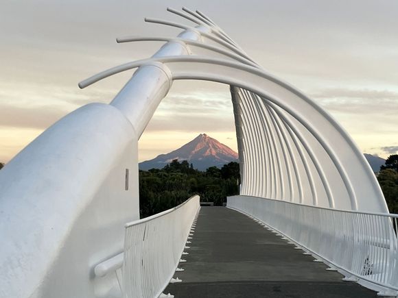 Before Paihia I spent the rest of this week in New Plymouth and many activities revolve around Mt Taranaki - image take from the Te Rewa Rewa bridge