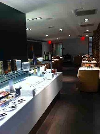 LH F JFK buffet