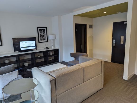 Suite living room 