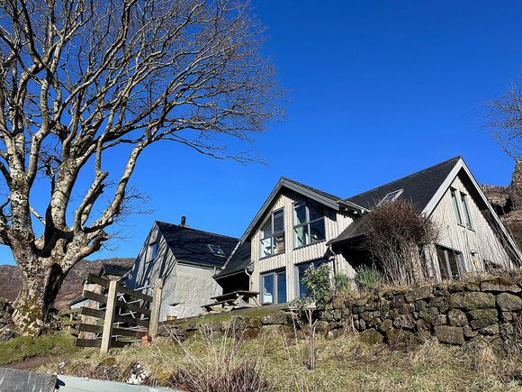 The Lageorna Guest house and Self Catering cottage.